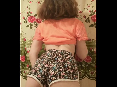 ❤️ Keçika ciwan a seksî li ber kamerayê kurtanên xwe ji xwe dike ☑ Sex li ku.prendiporno.ru ☑